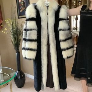 BLACK CANADIAN MINK COAT WITH SILVER FOX SIZE SMALL TO MEDIUM